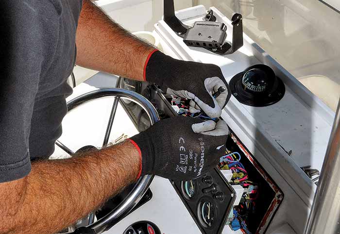 Piggy-back spade connector